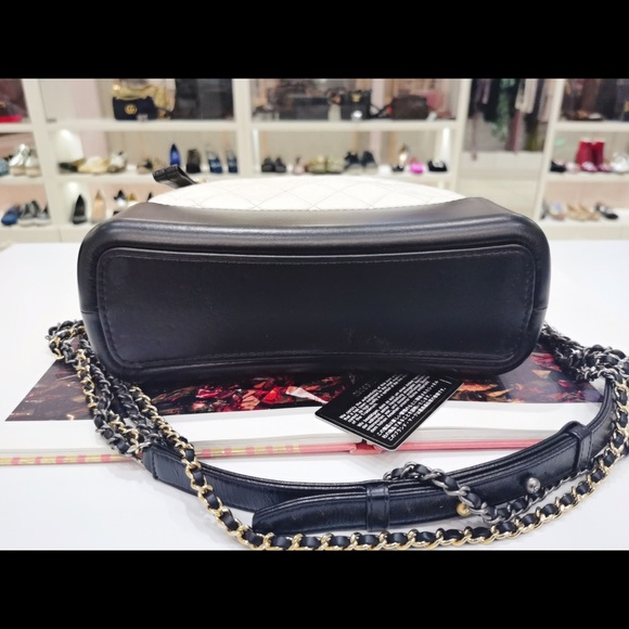 CHANEL Medium Gabrielle Hobo Black white - Picture 4 of 7